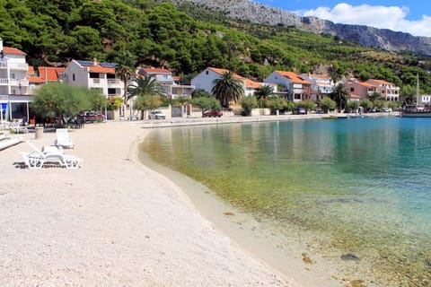 Rooms by the sea Krilo Jesenice, Omis - 17901 Bed and Breakfast in Split-Dalmatia County