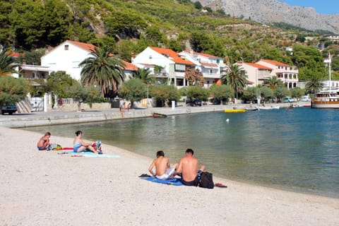 Rooms by the sea Krilo Jesenice, Omis - 17901 Bed and Breakfast in Split-Dalmatia County