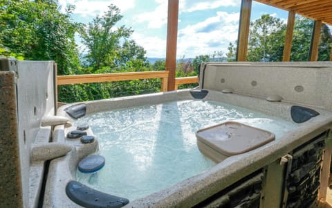 Smoky View Top Shelf House in Pigeon Forge