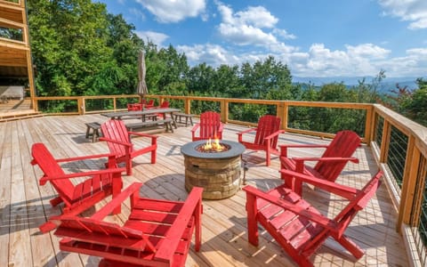 Smoky View Top Shelf House in Pigeon Forge