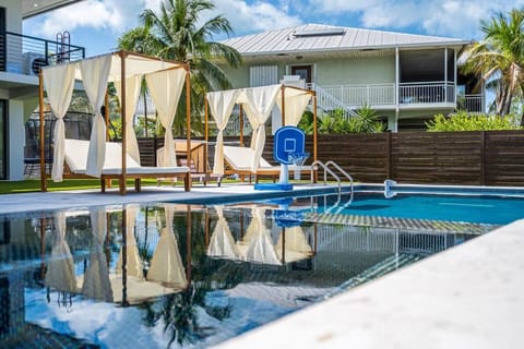 Private Oasis Retreat Pool Villa Villa in Key Largo