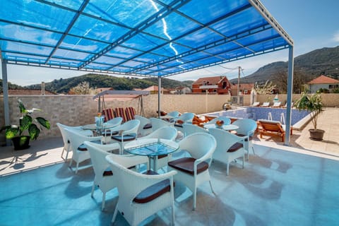 Lounge or bar, Swimming pool