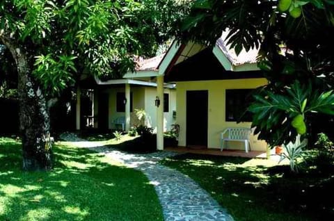 Puesta del sol Beach Bungalows and Restobar Resort in Northern Mindanao