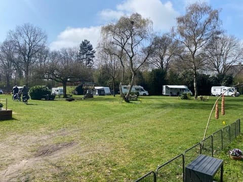 Caravan op Camping t Kopske in Den Hout Campground/ 
RV Resort in Oosterhout