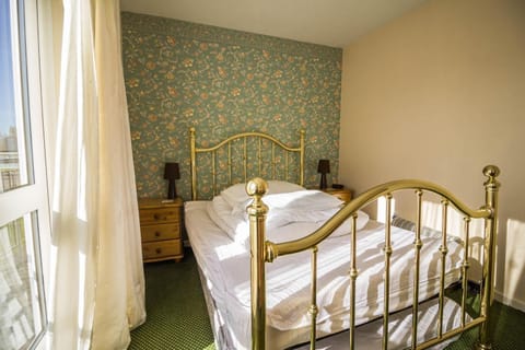Great 3 Bedroom Chalet To Hire With In Hemsby, Great Seaside Break! Ref 18194b Chalet in Hemsby