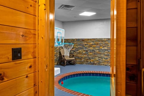 New redesigned mtn retreat House in Sevierville