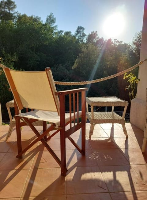 Chambre au coeur de la forêt Vacation rental in Vidauban