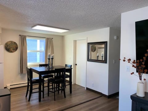 Newly Remodeled Relaxing Stay near Downtown Apartment in Fairbanks