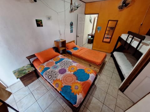 Casa de Chavo - Guest House Bed and Breakfast in Quepos