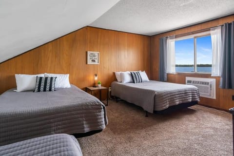 Fife Lake Lodge Multi-level Suite with Lake Views Condo in Fife Lake