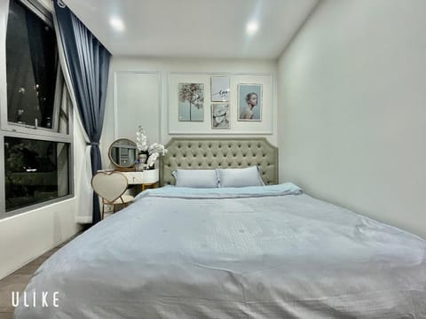 DT Happy Homes - Luxury Apartment in Vinhomes Times City Hotel in Hanoi