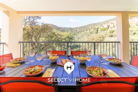 Patio, Day, Natural landscape, Balcony/Terrace, Mountain view