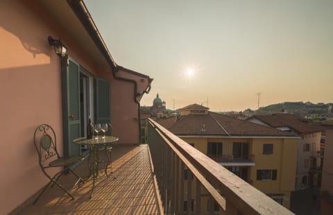 View (from property/room), Balcony/Terrace, Landmark view