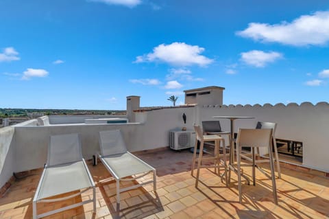 View (from property/room), Balcony/Terrace, Seating area