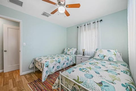 Beautiful home away from home 2 Haus in Lake Worth