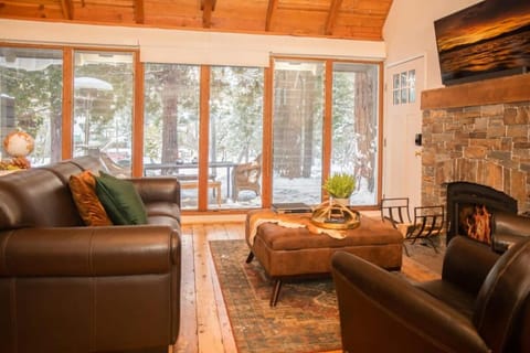 The Rigi Chalet HOA Beach Access Close to town Chalet in Tahoe City