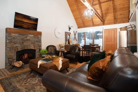 The Rigi Chalet HOA Beach Access Close to town Chalet in Tahoe City