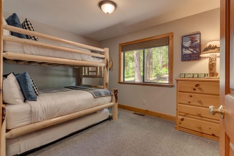 Modern 3BR Tahoe Cabin with Hot Tub House in Tahoe City