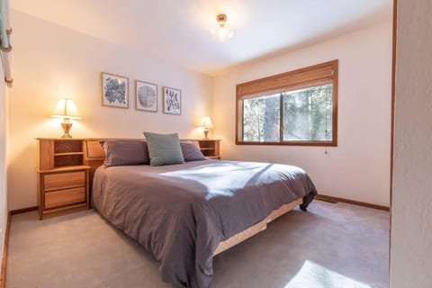 Talmont Pines 4BR Retreat with HOA Beach Access House in Tahoe City