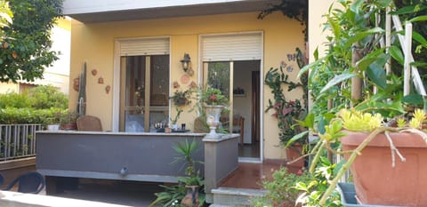 Balcony/Terrace, Garden view