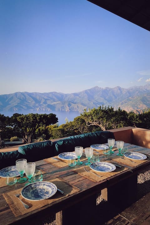 View (from property/room), Food and drinks, Dining area, Mountain view