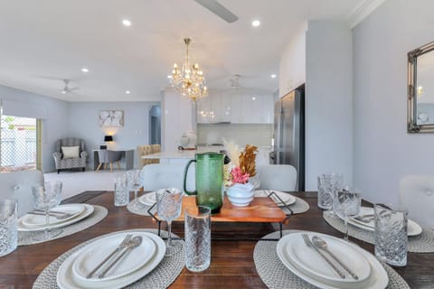 The OC Home: Centrally Located, Home Away Home Haus in Darwin