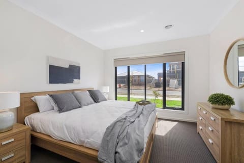 Winter Valley Retreat - Palatial Pad in the Valley! Apartment in Ballarat