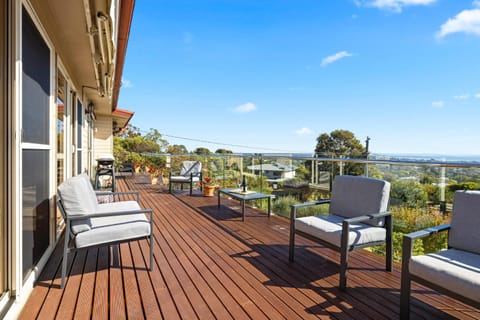 View (from property/room), Balcony/Terrace, Seating area, Sea view