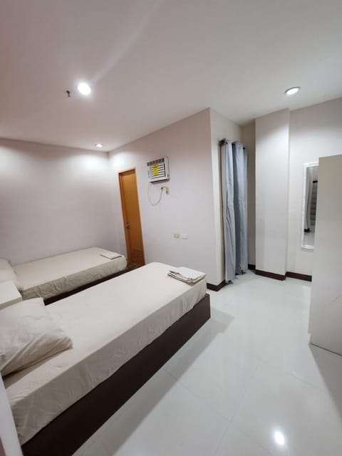 MANTRA PENSIONNE Standard Room Bed and Breakfast in Cagayan de Oro