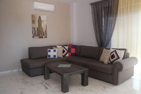 Living room, Seating area, air conditioner