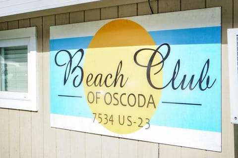 Beach Club of Oscoda Captains Watch on the Lake Casa in Oscoda Township