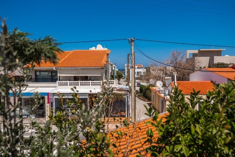 Neighbourhood, Street view