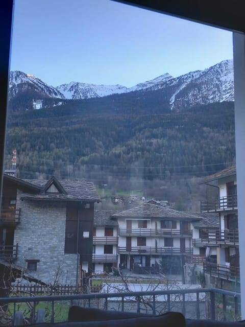 Courmayeur-Morgex, Grande Appartamento x 8 persone Condo in Morgex