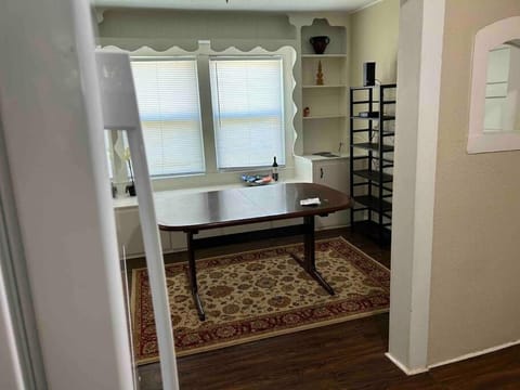 Studio with kitchenette Condo in Weatherford