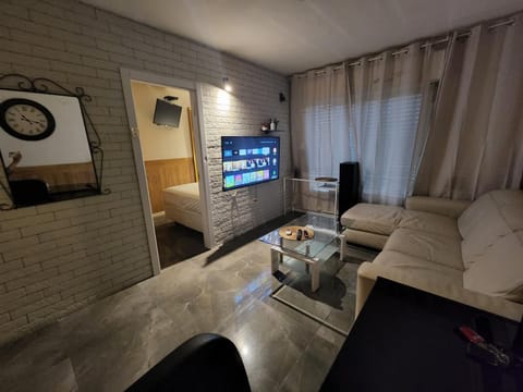 רום סרוויס Apartment in Haifa