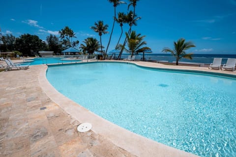 Escape To Paradise Beachfront 2br beach Apartment in Juan Dolio