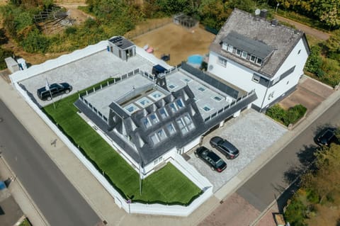 Property building, Day, Bird's eye view, Street view, Location, Parking