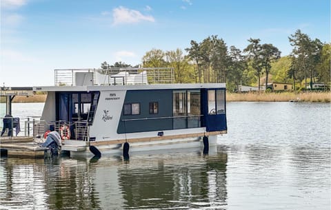 Gorgeous Ship In Havelsee Ot Ktzkow With Kitchen Docked boat in Brandenburg