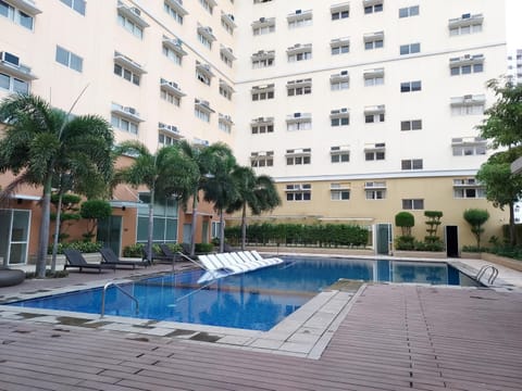 Pool view, Swimming pool, sunbed