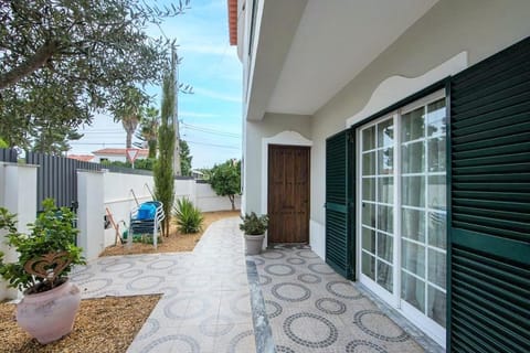 Casa Luz - Brejos de Azeitão House in Setúbal, Portugal