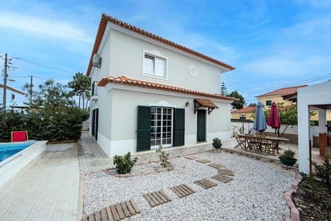 Casa Luz - Brejos de Azeitão House in Setúbal, Portugal