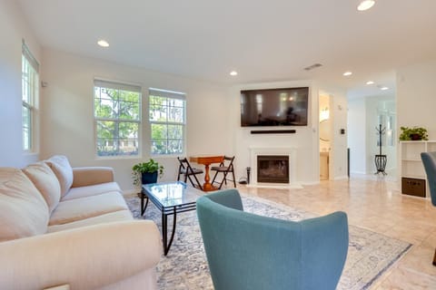 Family-Friendly Camarillo Home with Access to Pools! Haus in Camarillo
