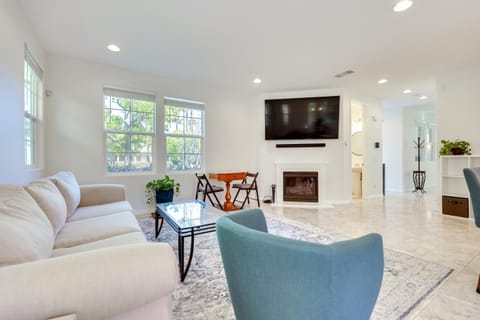 Family-Friendly Camarillo Home with Access to Pools! Haus in Camarillo