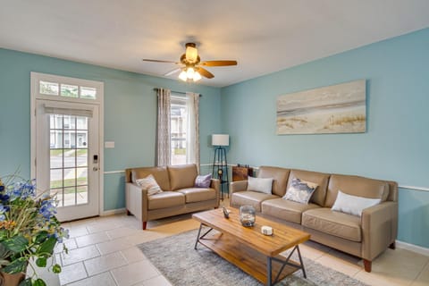 Cozy Gulfport Abode with Pool Access - Walk to Beach House in Gulfport
