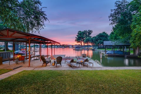 Natural landscape, Seating area, Lake view