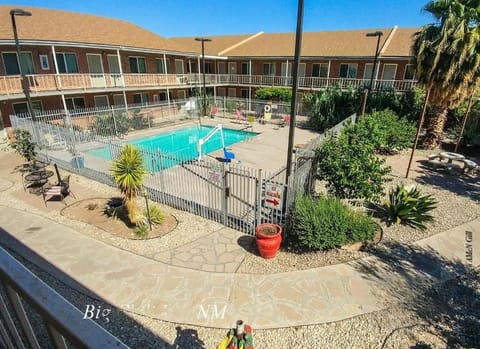 Big Chile Inn & Suites Hotel in Las Cruces