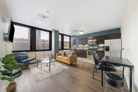 TV and multimedia, Kitchen or kitchenette, Living room, Seating area, Dining area, oven, pet friendly, stove