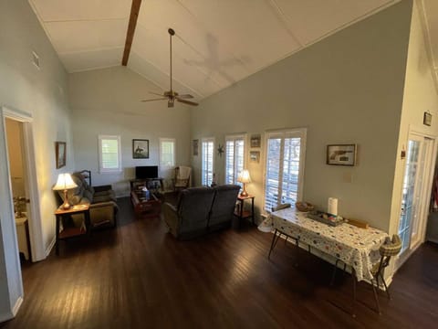 Lambert Park on Medina River Bed and Breakfast in Bandera