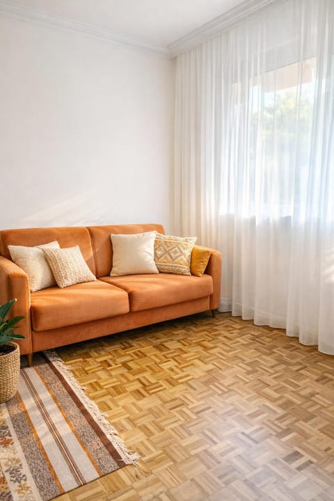 5 min to sea, 8 min to train station, parking Apartment in Menton