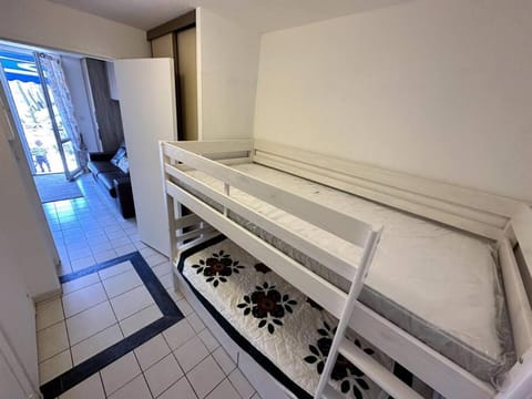 Joli appartement avec terrasse Apartment in Le Lavandou